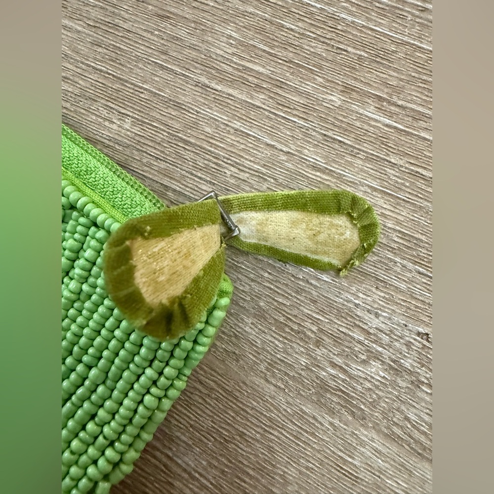 2 chic green beaded pouch - Picture 2 of 10